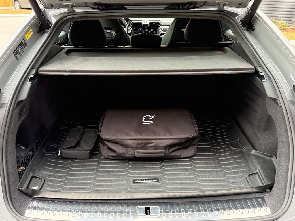 Used 2025 Lamborghini Urus SE image 9