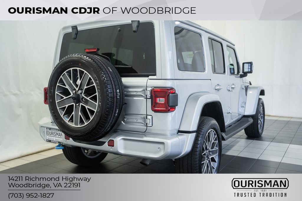 Used 2023 Jeep Wrangler Unlimited Sahara AWD/4WD image 5