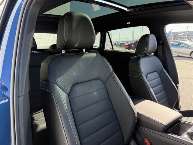 New 2025 Volkswagen Atlas Cross Sport SEL R-Line image 23