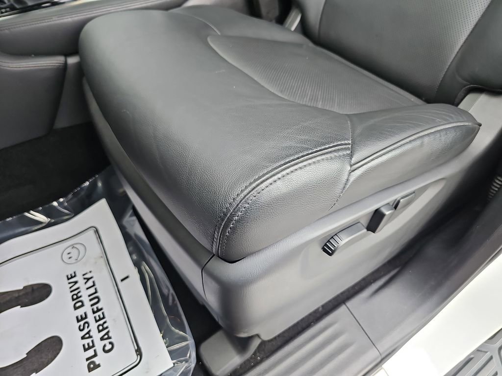 Used 2023 Nissan Armada SL w/ Captain's Chairs Package AWD/4WD image 34