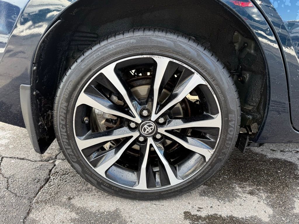 Used 2017 Toyota Corolla SE w/ SE Premium Package image 26