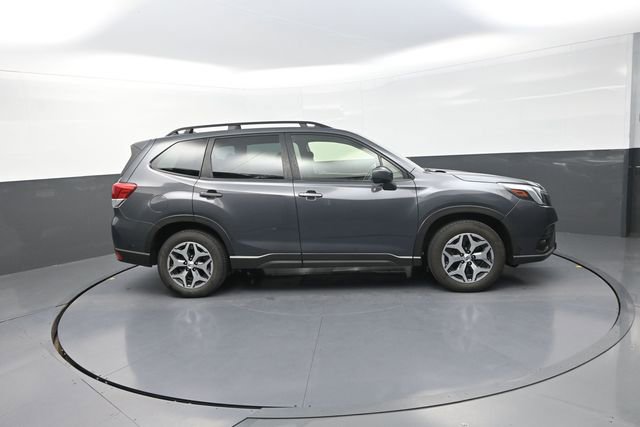 Used 2023 Subaru Forester Premium image 61