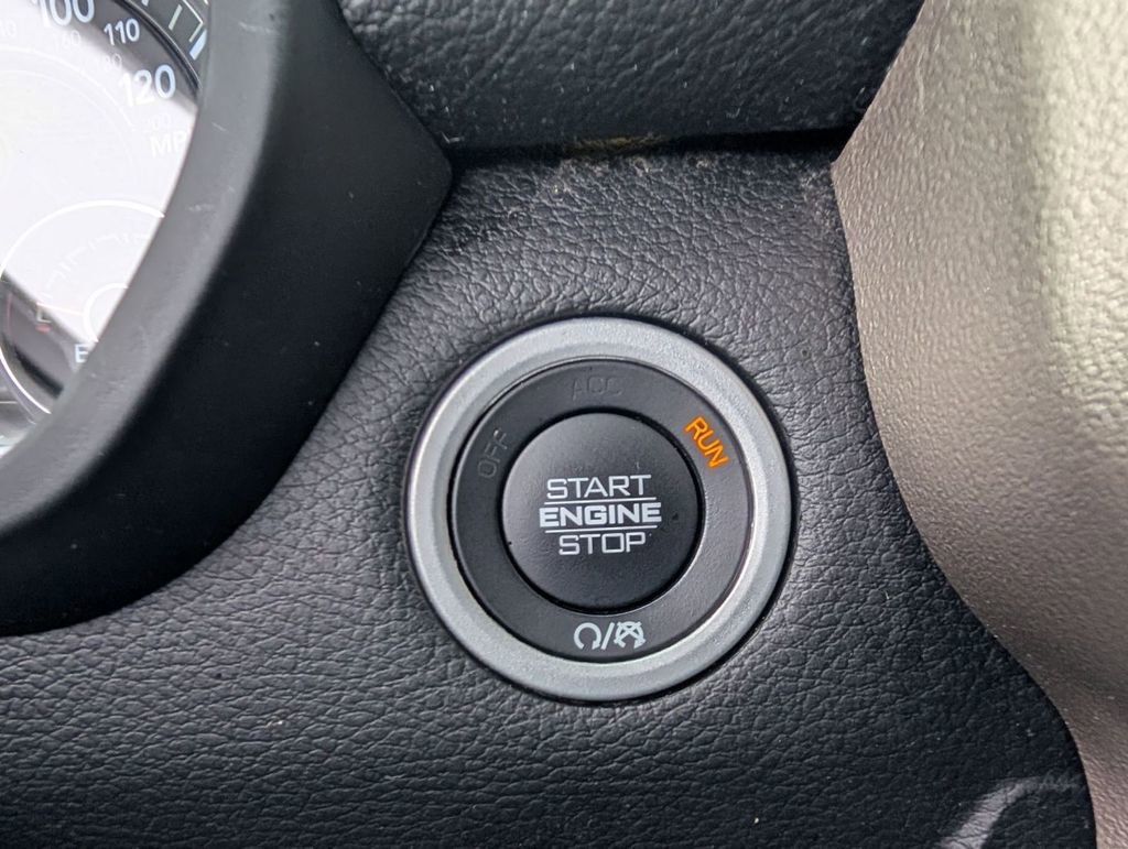 Used 2019 RAM 1500 Laramie image 40
