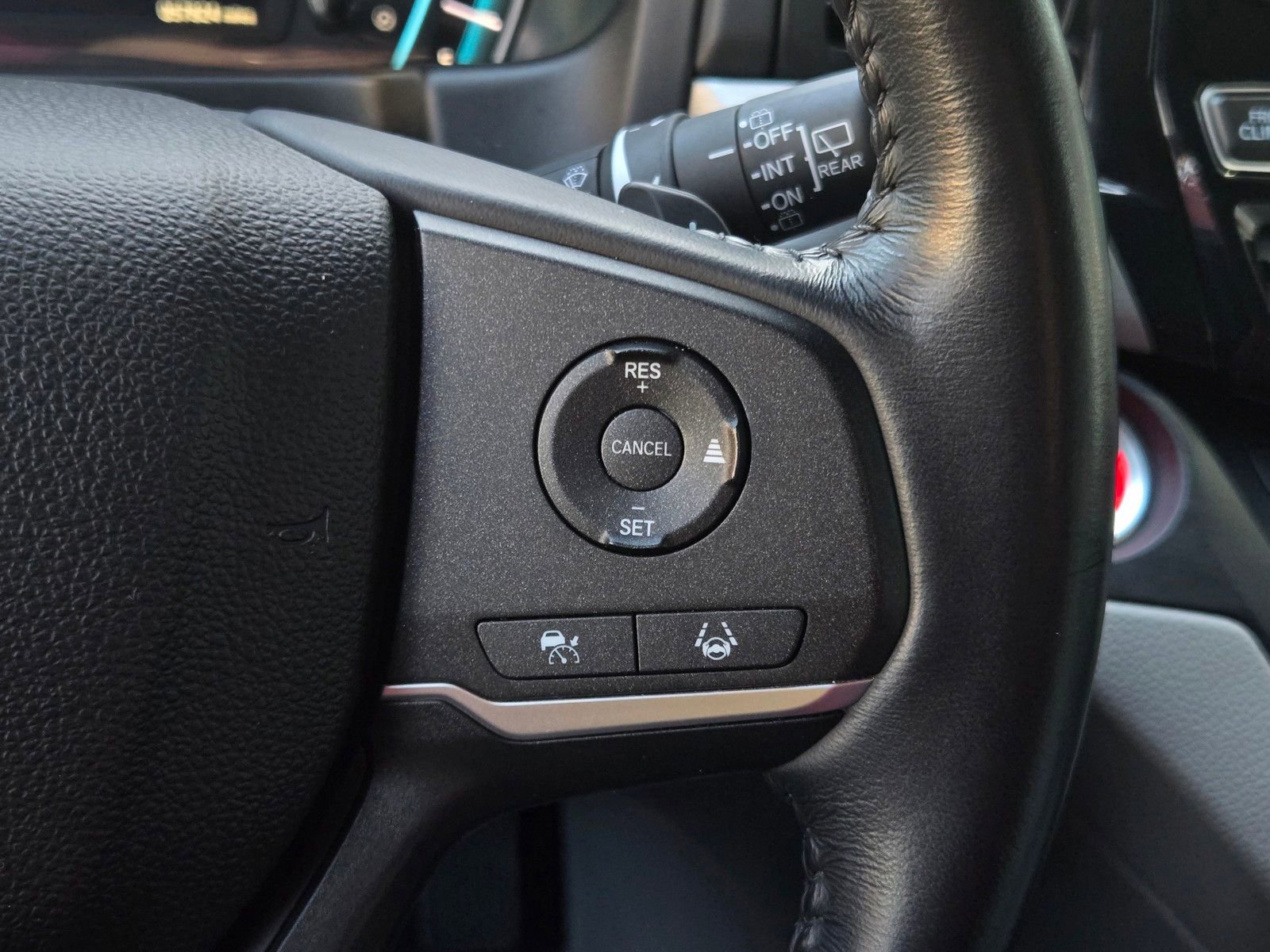 Used 2024 Honda Odyssey EX-L image 23