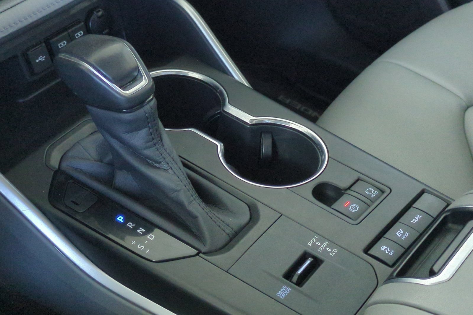 Used 2020 Toyota Highlander XLE AWD/4WD image 33
