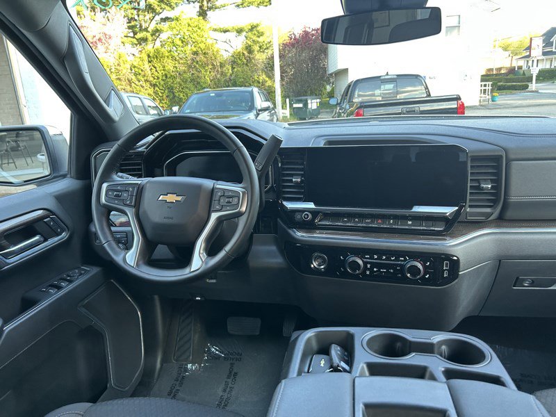 Used 2024 Chevrolet Silverado 1500 LT AWD/4WD image 23