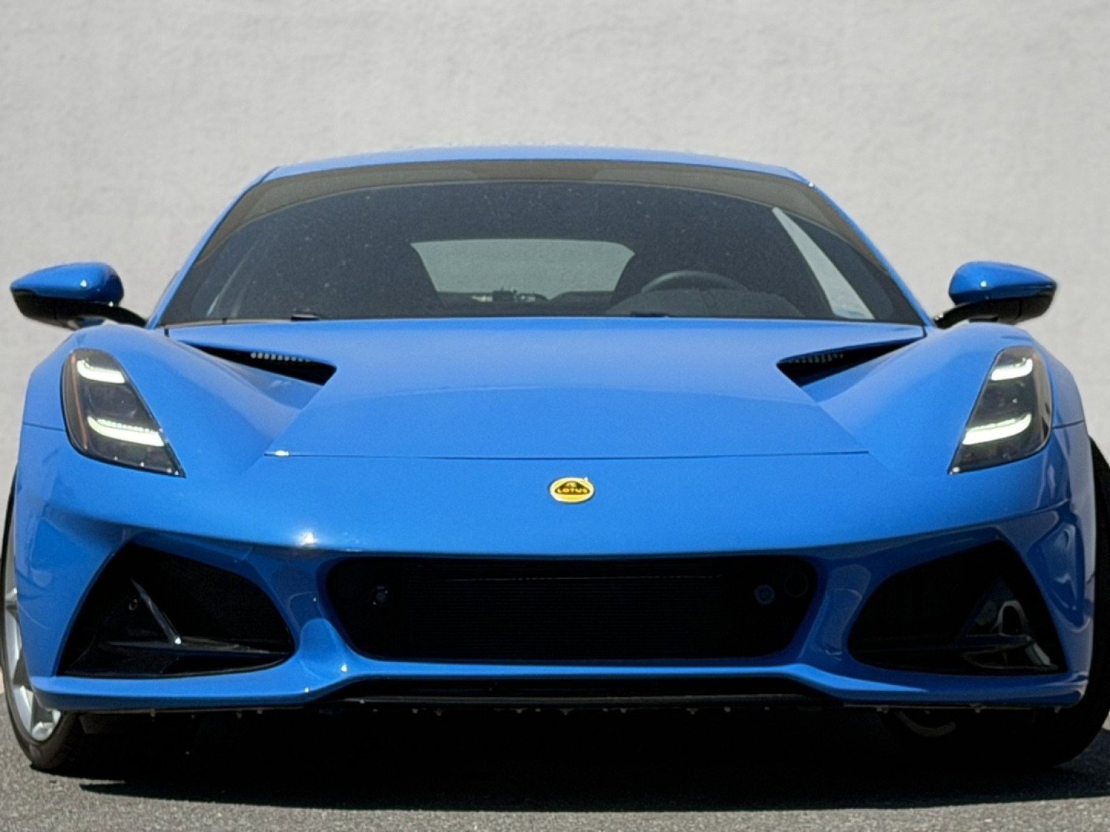 Used 2025 Lotus Emira RWD image 2