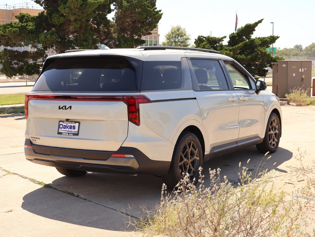 New 2027 Kia Carnival SX w/ Dark Edition Package FWD image 7