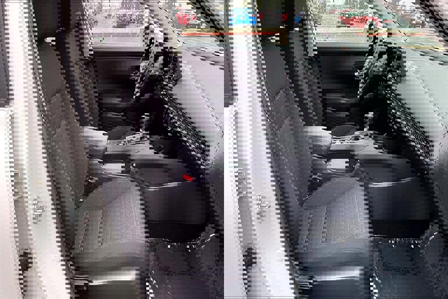 Used 2025 Honda HR-V LX image 8