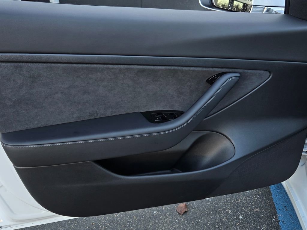 Used 2020 Tesla Model 3 Standard Range Plus image 10