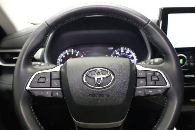 Used 2024 Toyota Highlander XLE image 13