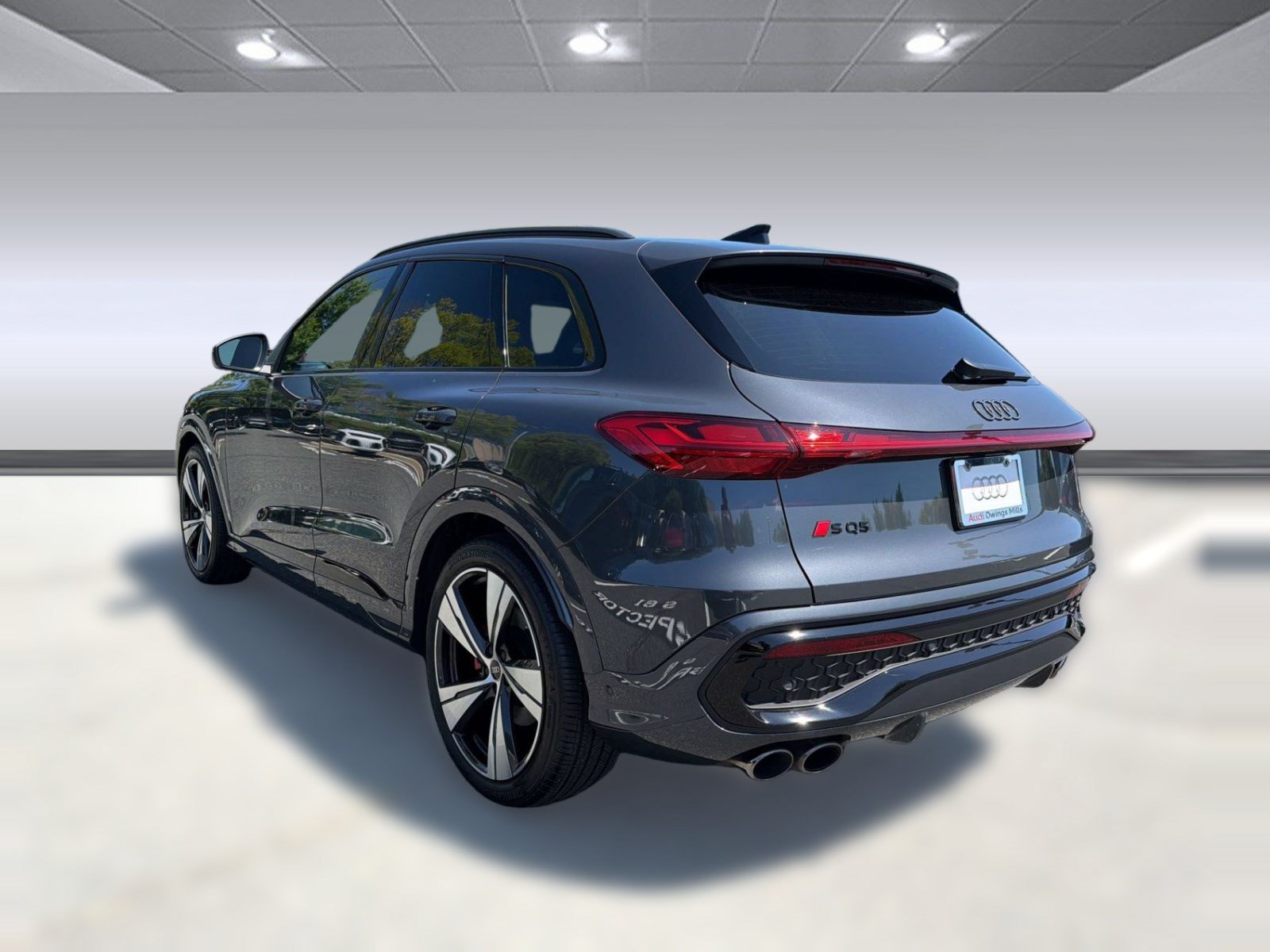 Certified 2025 Audi SQ5 Prestige AWD/4WD image 3