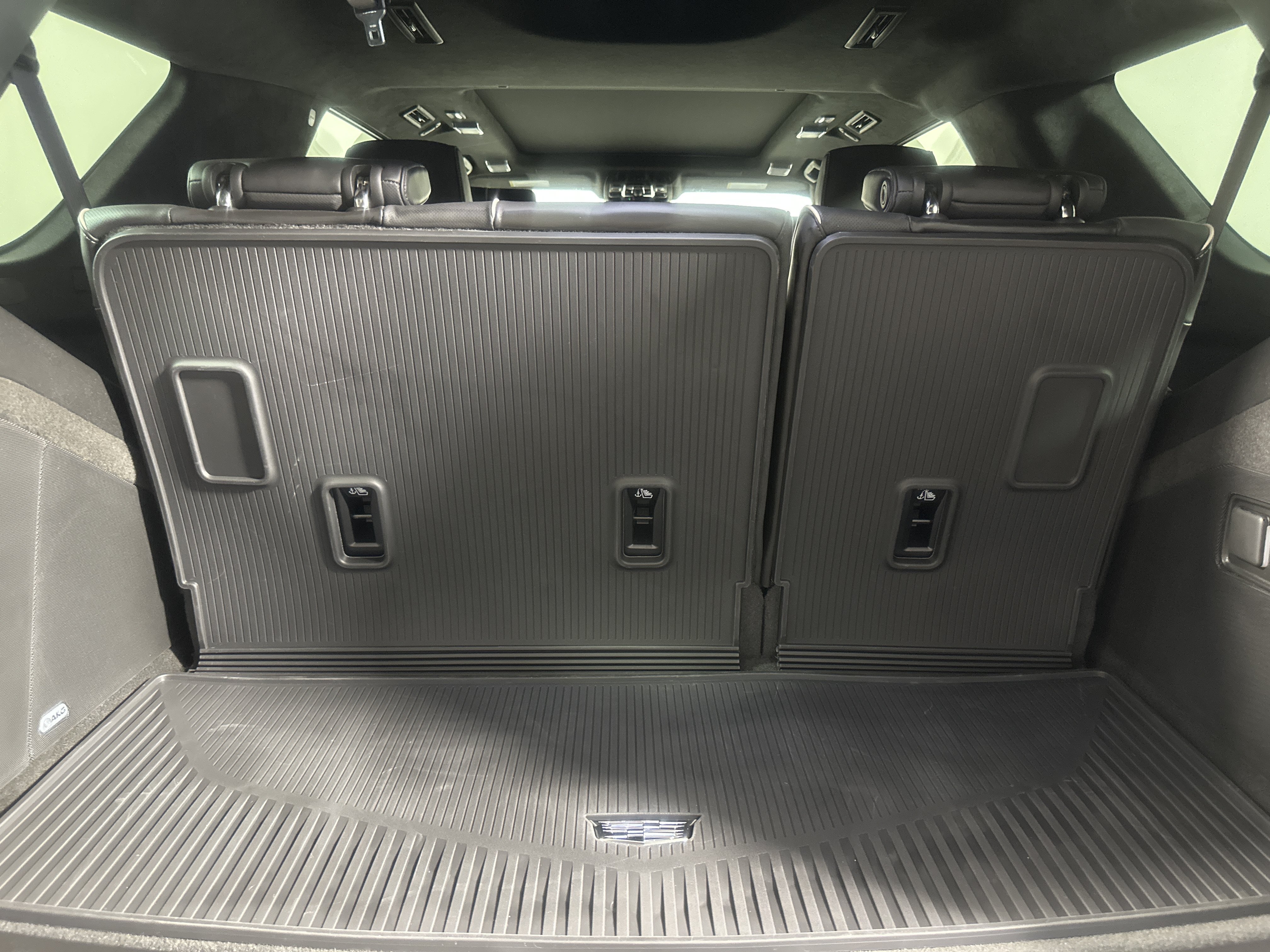 Used 2025 Cadillac Escalade V AWD/4WD image 27