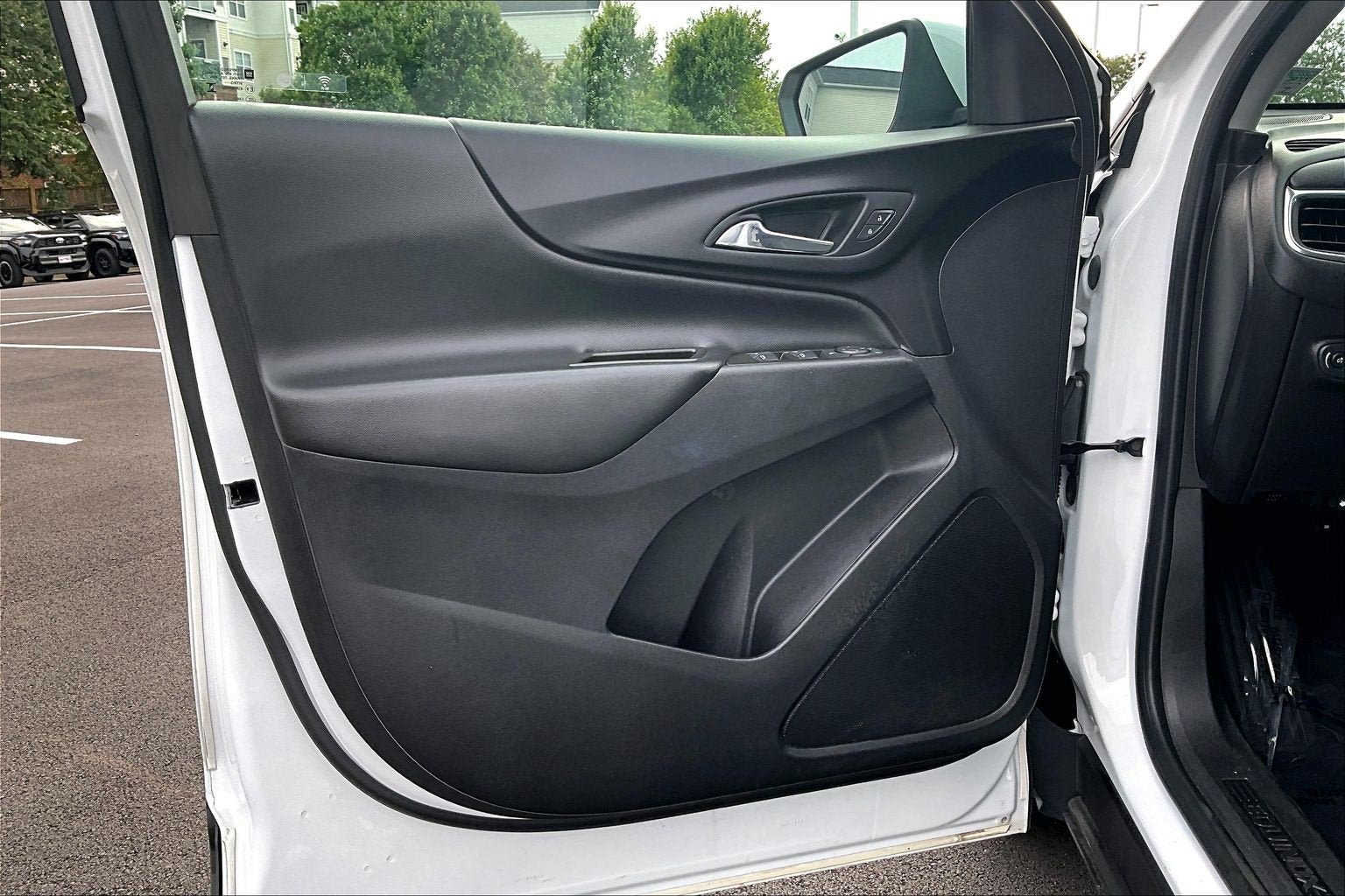 Used 2023 Chevrolet Equinox LT FWD image 21