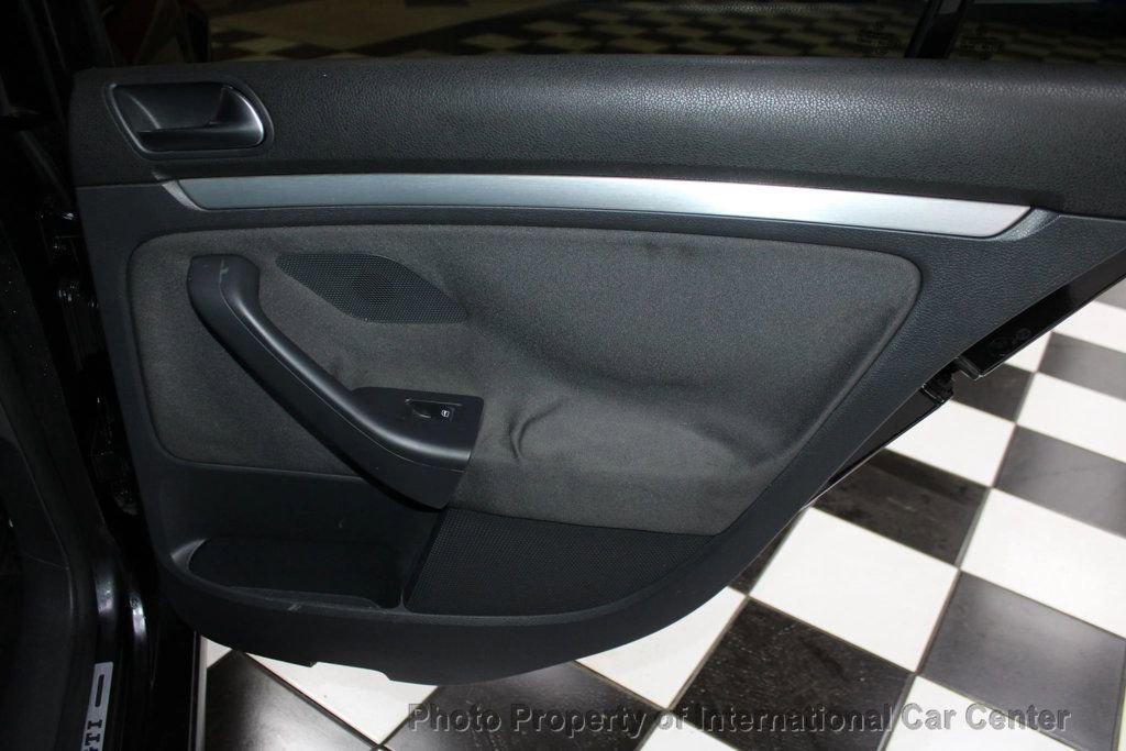 Used 2009 Volkswagen GTI 4-Door image 24