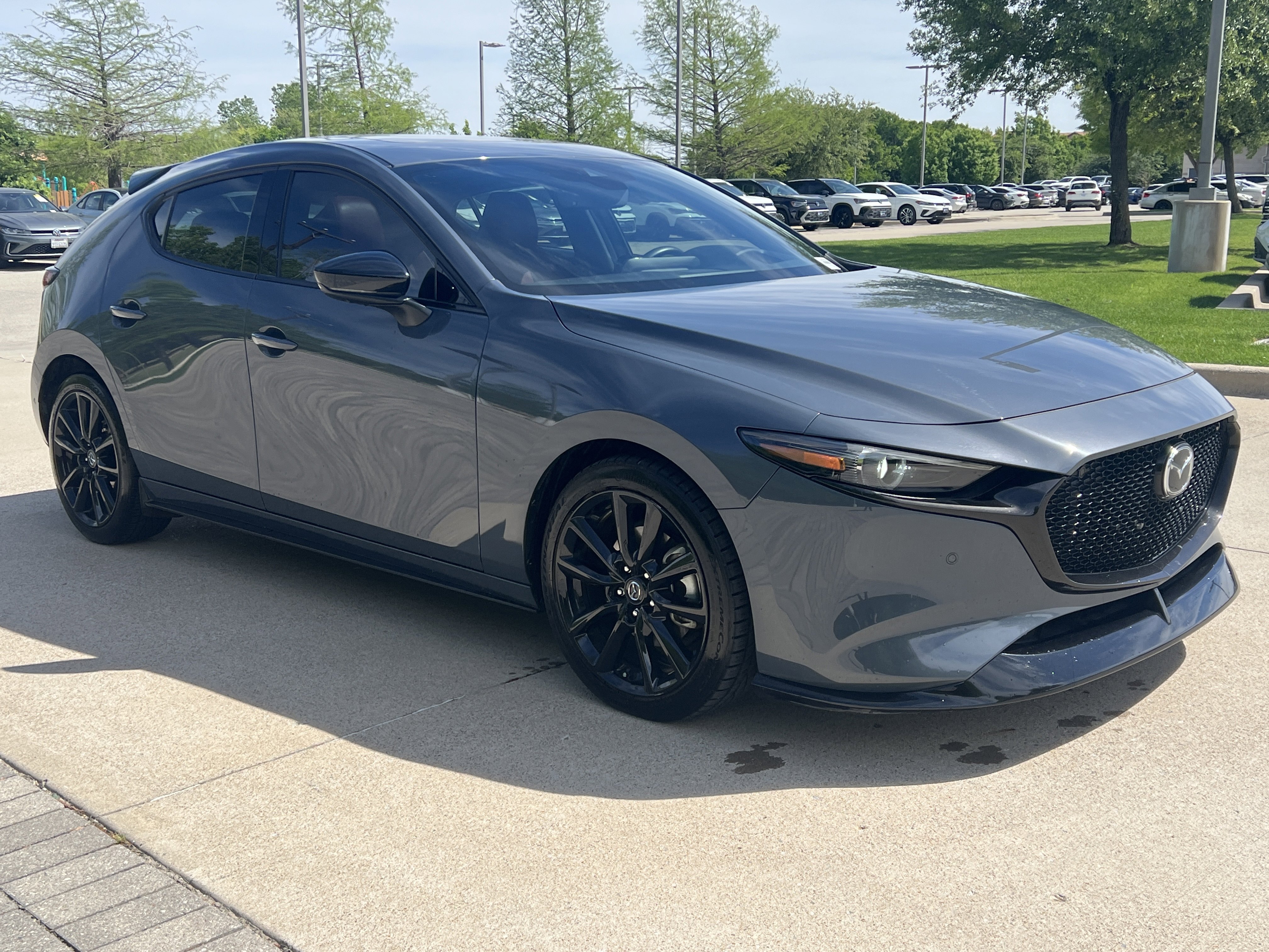 Used 2021 MAZDA MAZDA3 Hatchback w/Premium Plus Pkg image 2