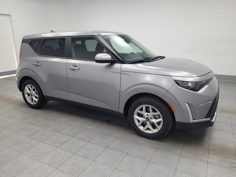 Used 2025 Kia Soul LX image 11