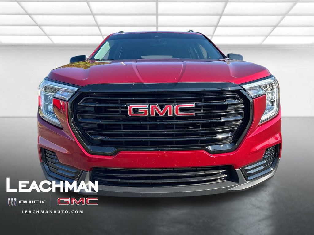 Used 2023 GMC Terrain SLE w/ Driver Convenience Package image 9