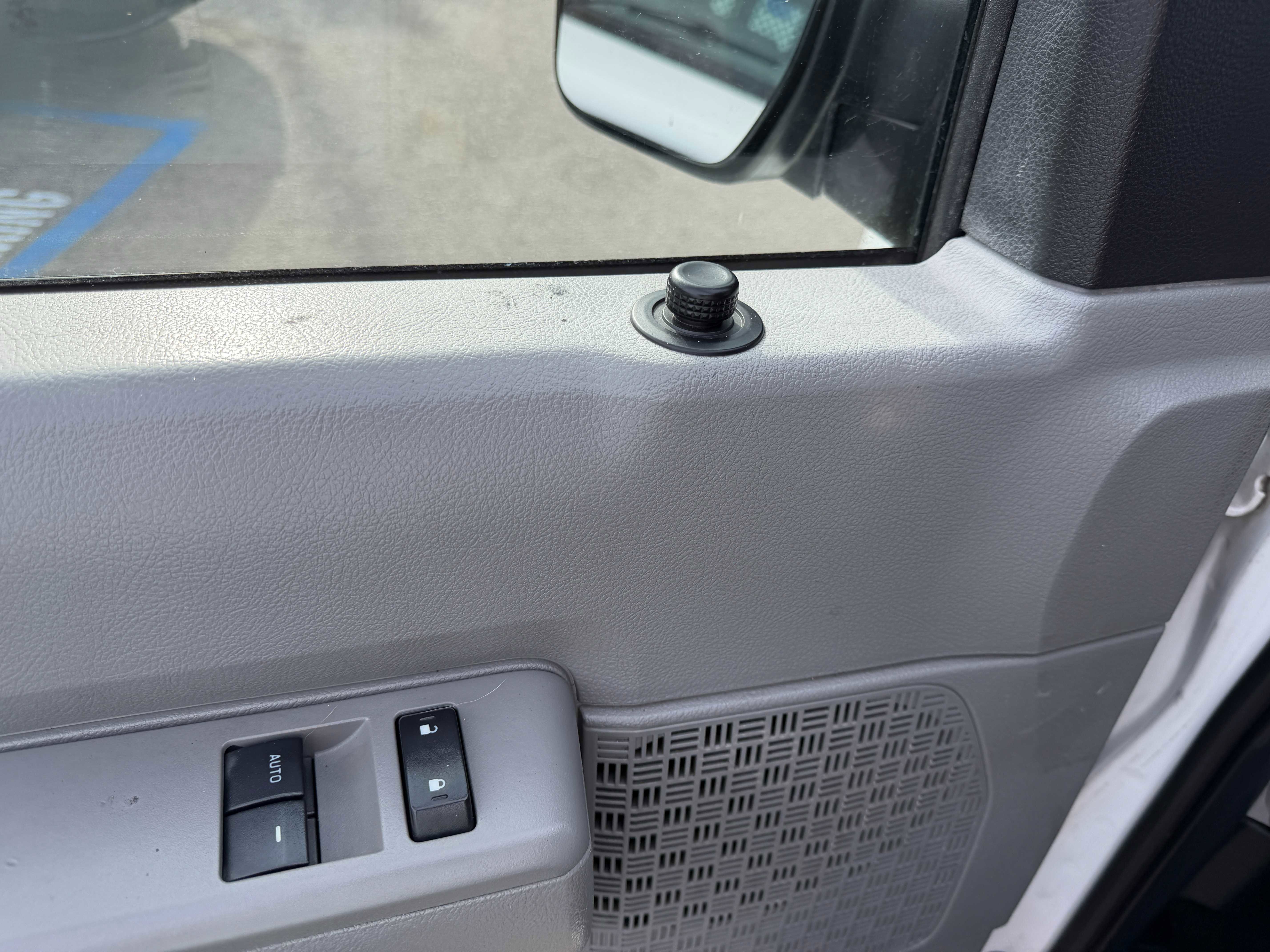 Used 2013 Ford E-150 and Econoline 150 RWD image 20