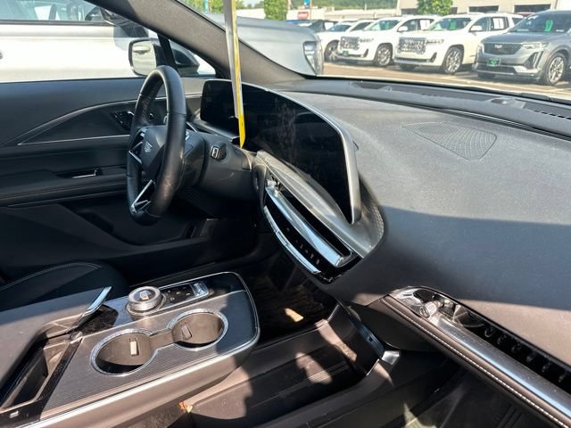 Used 2025 Cadillac Lyriq Sport w/ LPO, Floor Liner Package AWD/4WD image 20