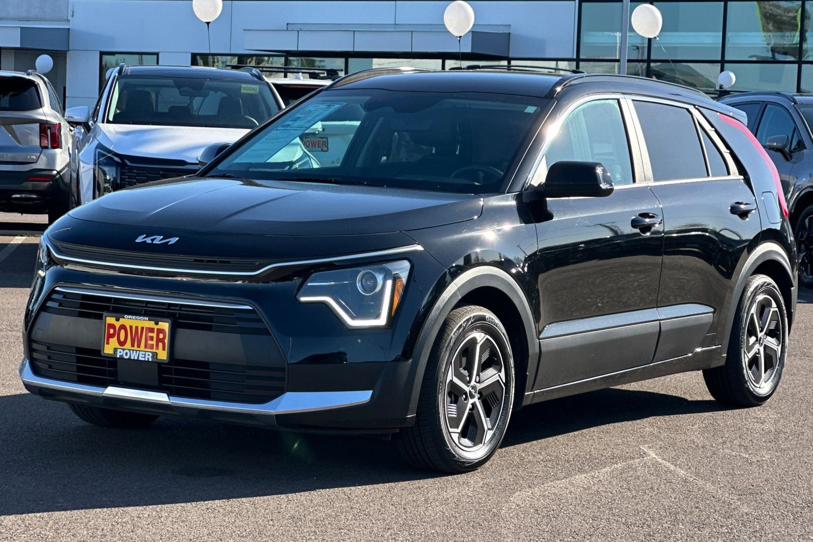 Used 2023 Kia Niro EX image 8