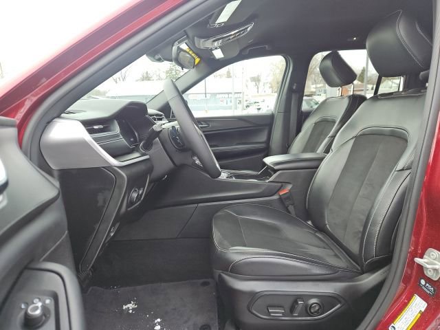 Used 2024 Jeep Grand Cherokee Altitude image 27