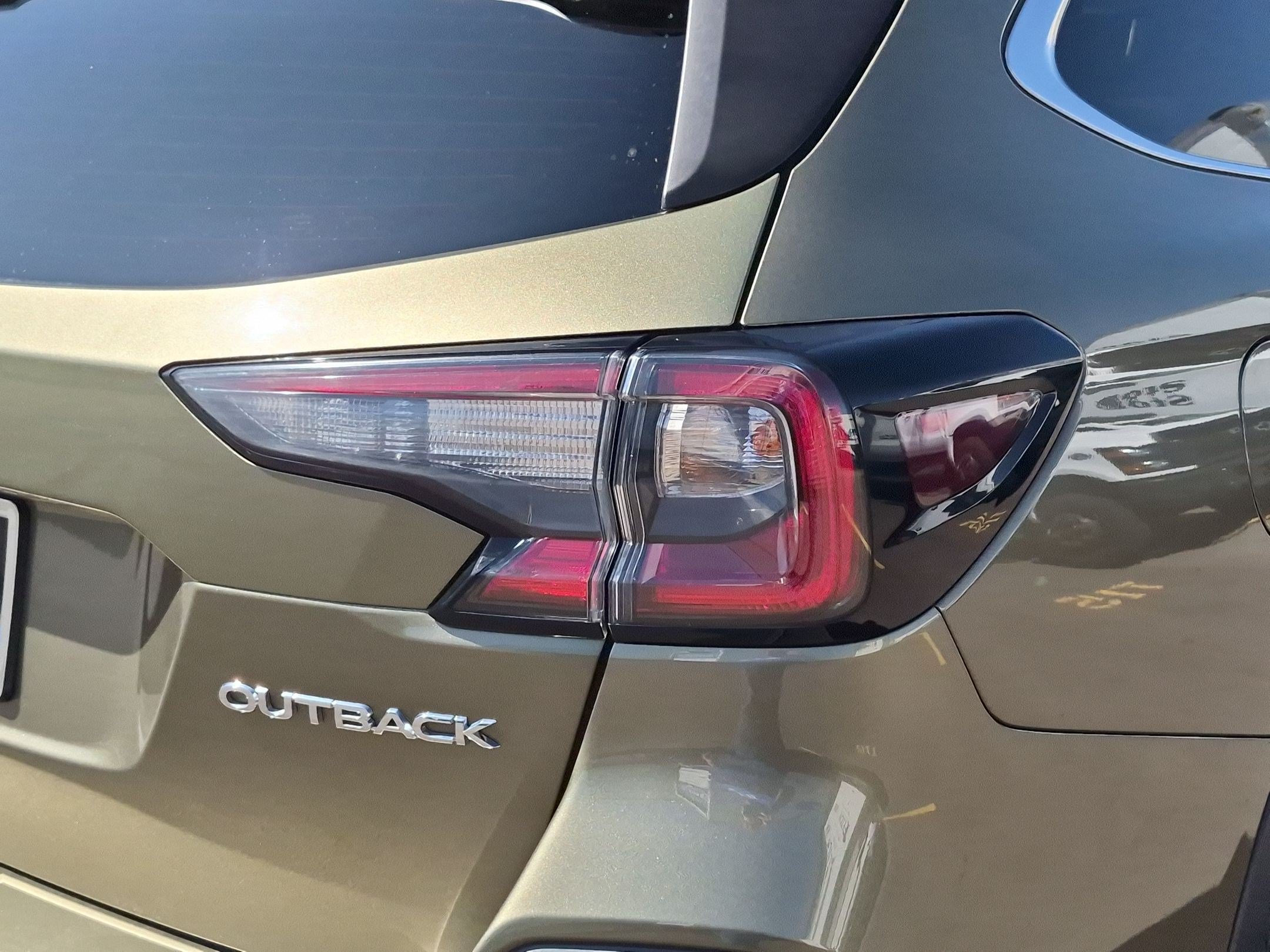 Used 2022 Subaru Outback Limited AWD/4WD image 12