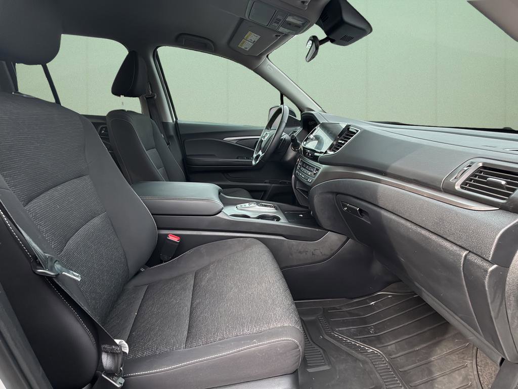 Used 2025 Honda Ridgeline Sport image 40