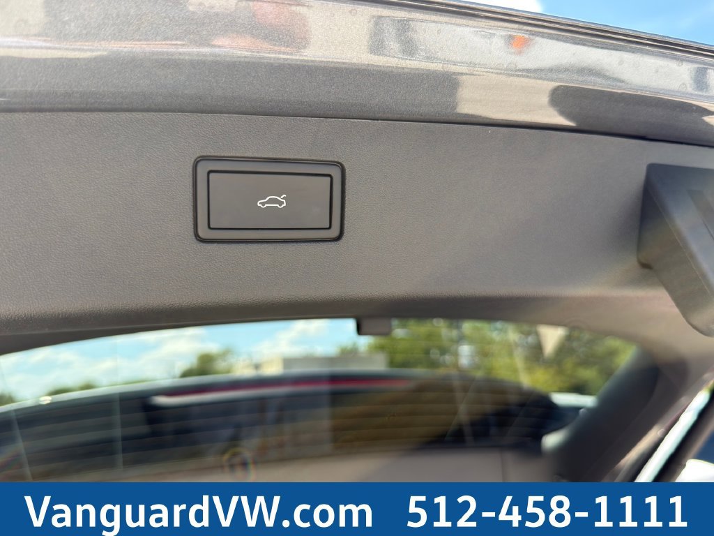 New 2026 Volkswagen Tiguan SE FWD image 9