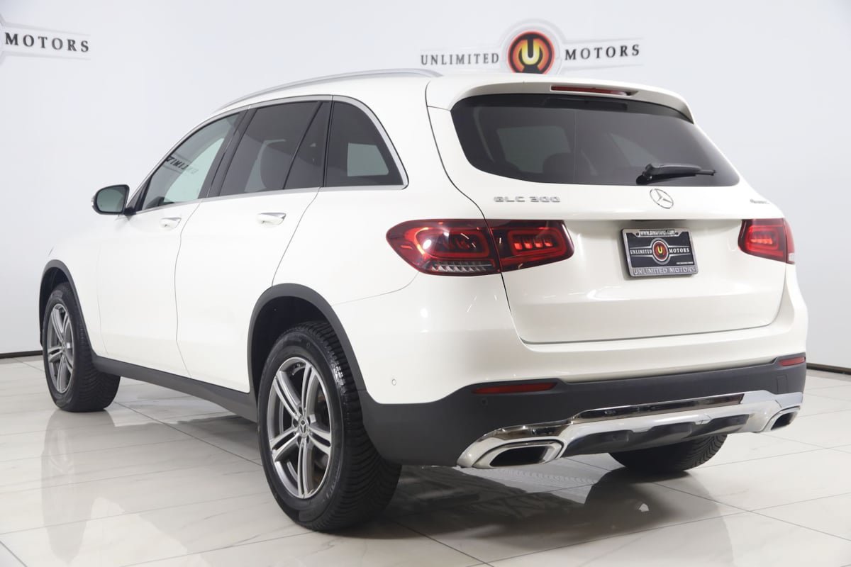 Used 2021 Mercedes-Benz GLC 300 4MATIC image 4