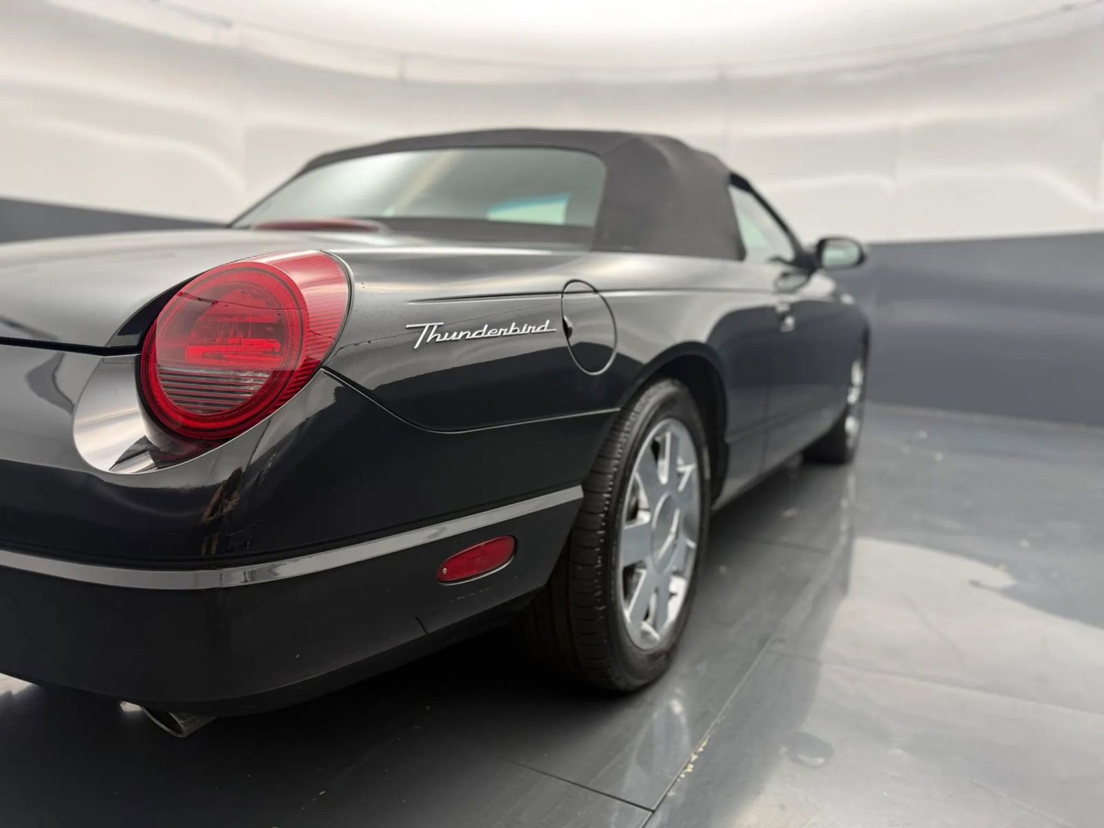 Used 2002 Ford Thunderbird RWD image 6