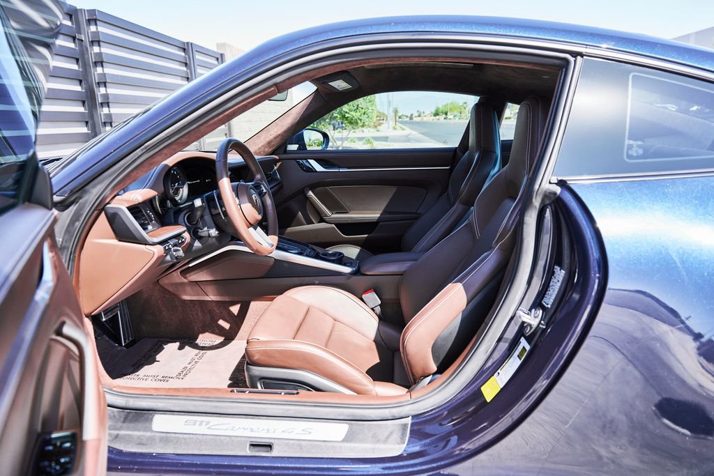 Used 2020 Porsche 911 Carrera 4S w/ Premium Package image 26