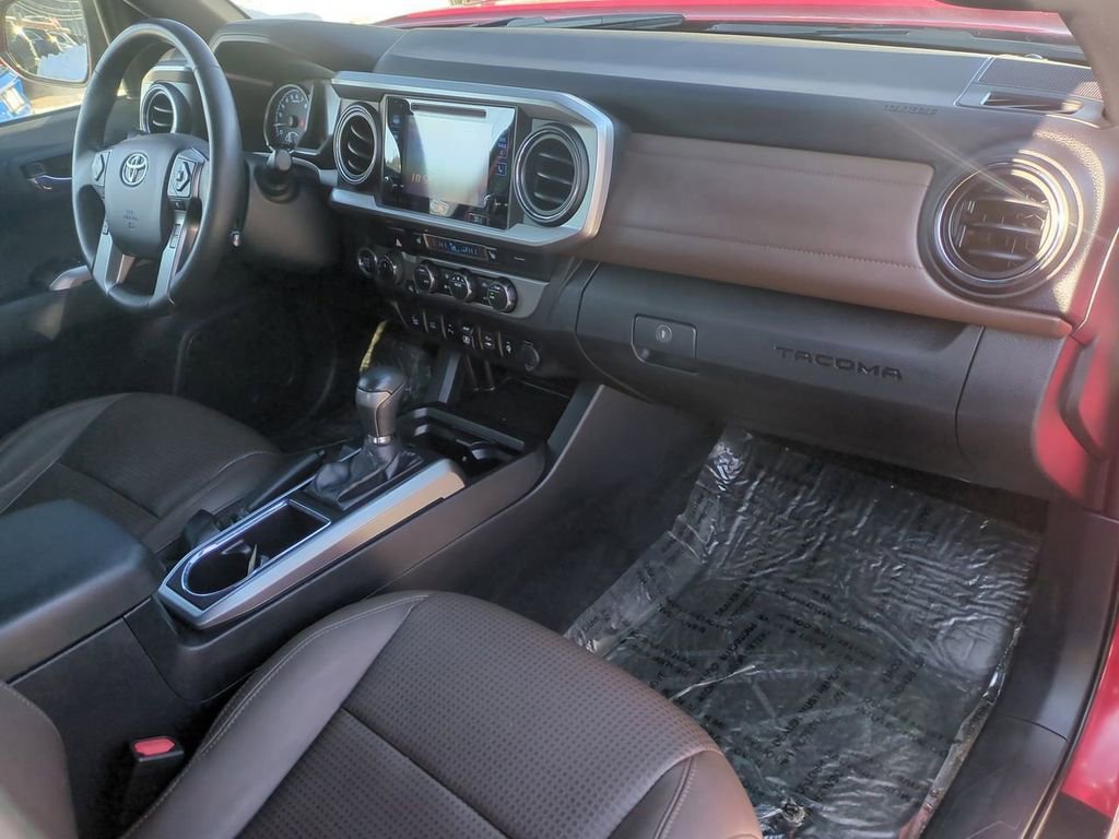 Used 2019 Toyota Tacoma Limited image 29