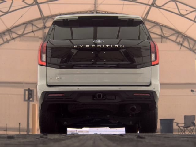 Used 2025 Ford Expedition Active AWD/4WD image 7