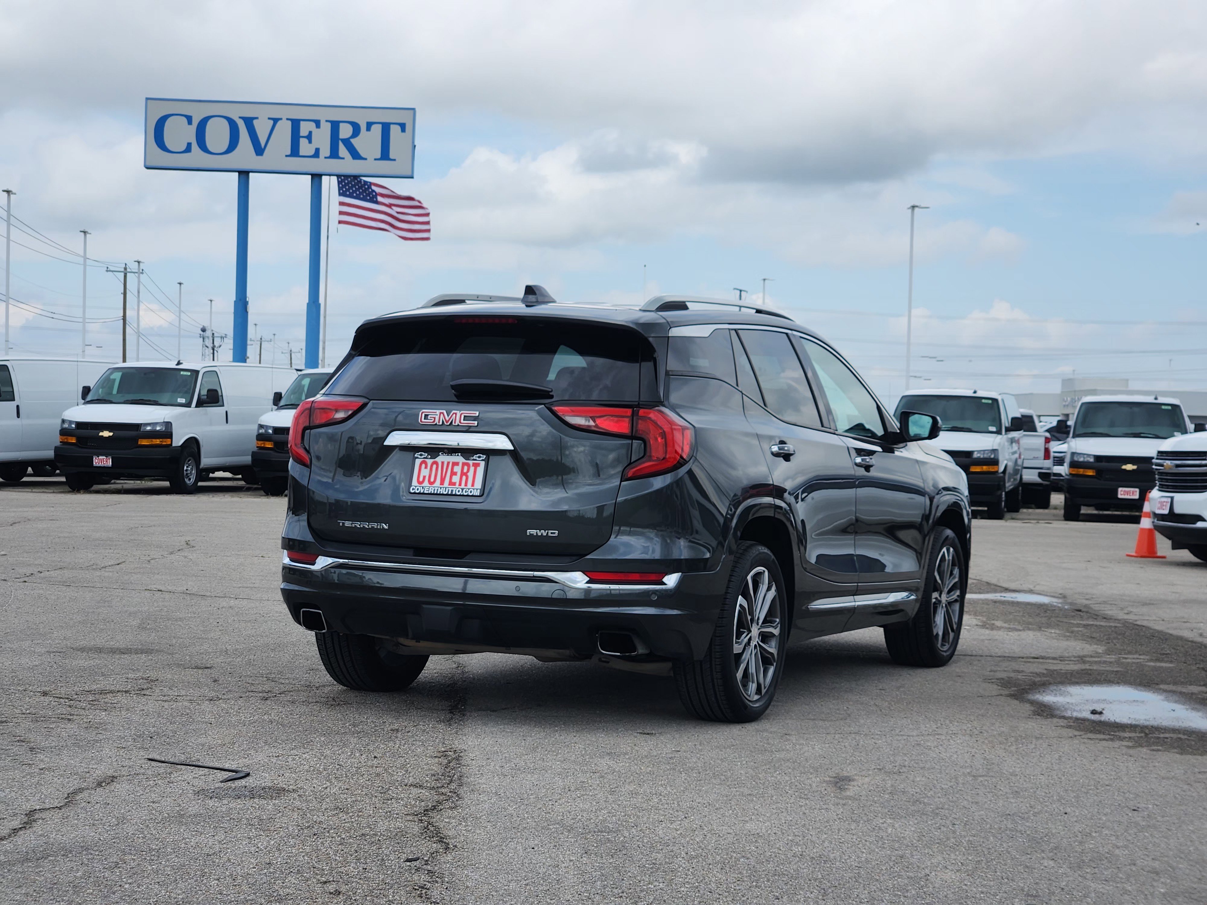 Used 2020 GMC Terrain Denali w/ Denali Premium Package AWD/4WD image 7