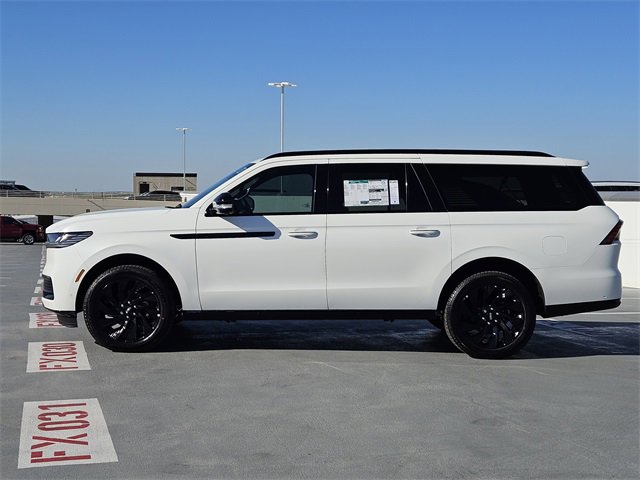 New 2025 Lincoln Navigator L Reserve w/ Jet Appearance Package image 4