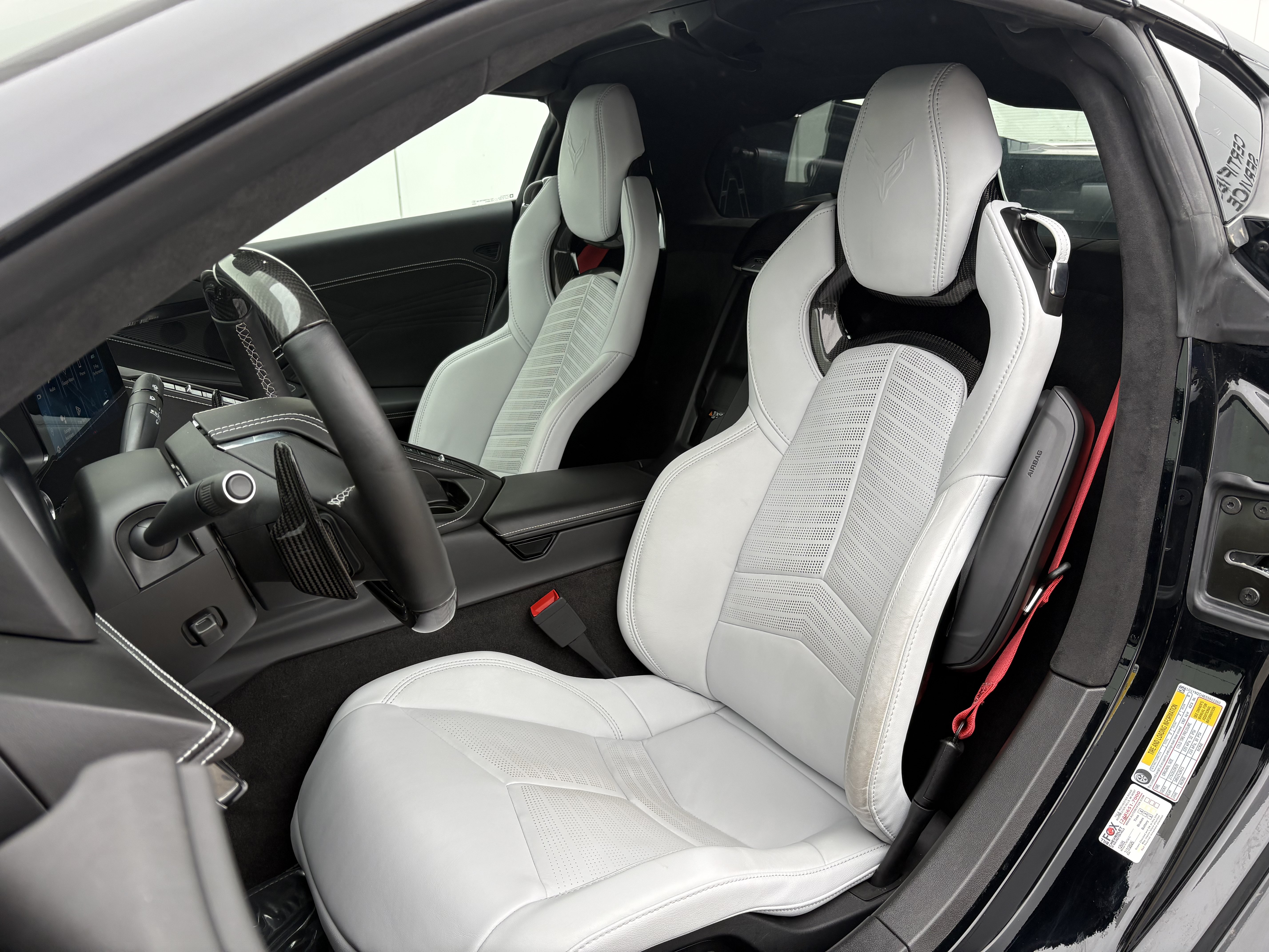 Used 2025 Chevrolet Corvette E-Ray w/ Stealth Interior Trim Package AWD/4WD image 10
