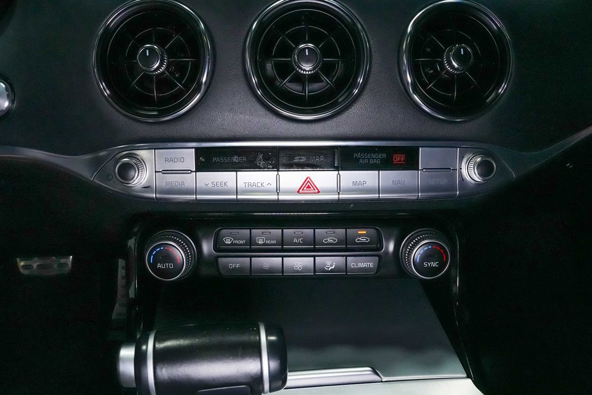 Used 2019 Kia Stinger GT1 RWD image 19