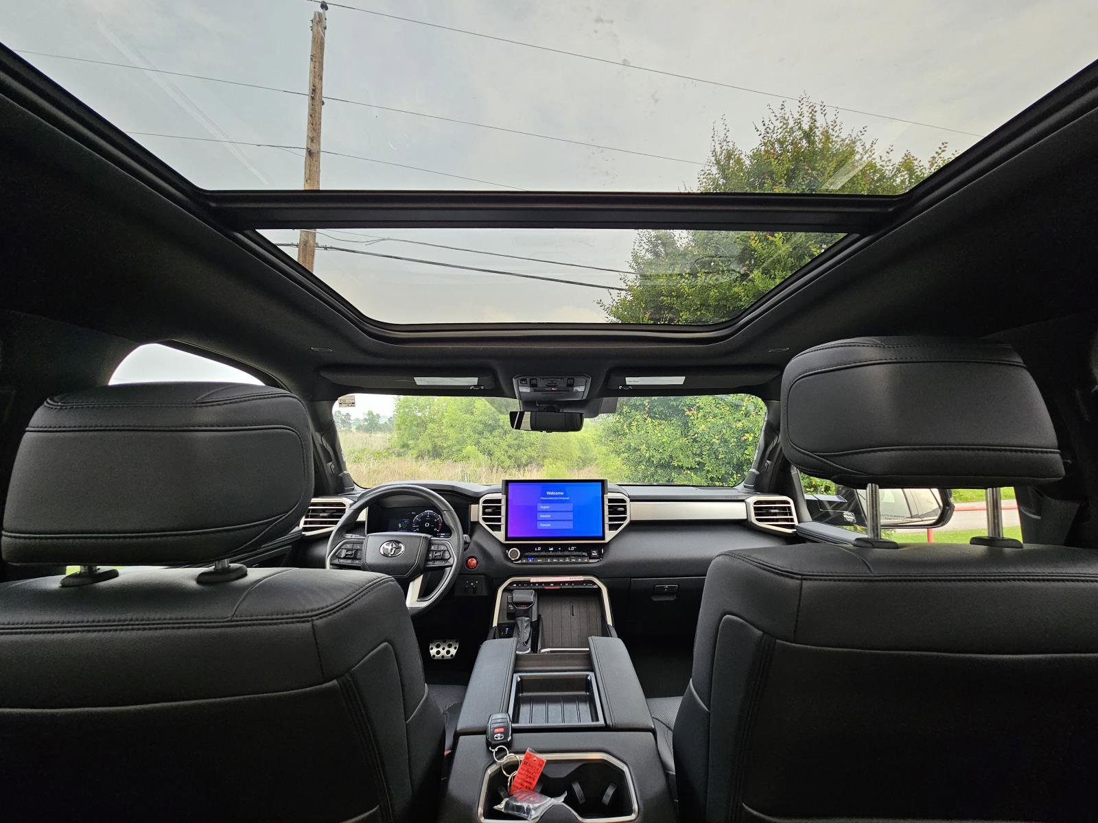 Used 2025 Toyota Tundra Limited w/ TRD Off-Road Package AWD/4WD image 31