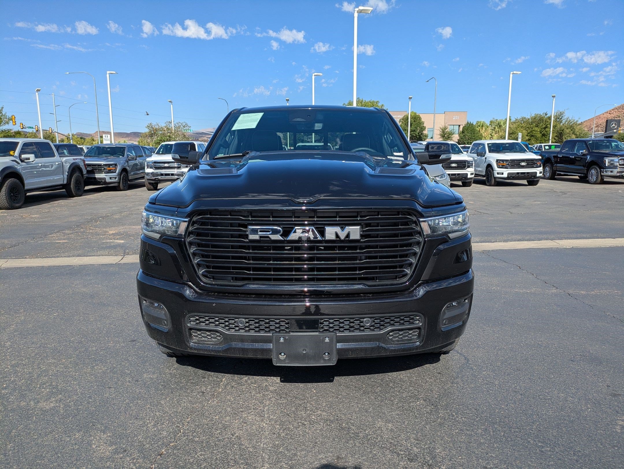 Used 2025 RAM 1500 Laramie w/ Sport Appearance Package AWD/4WD image 9