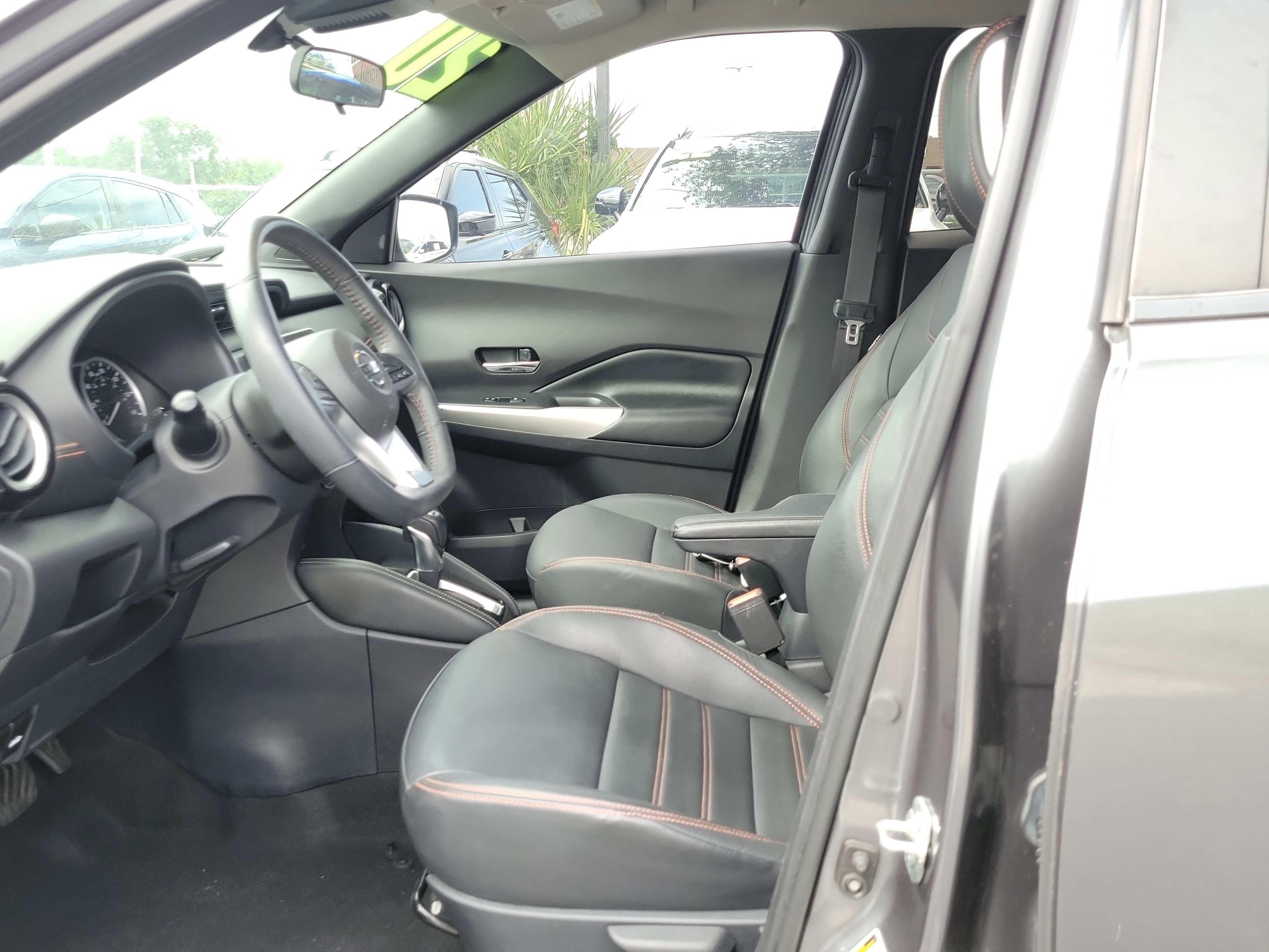 Used 2020 Nissan Kicks SR w/ SR Premium Package FWD image 19