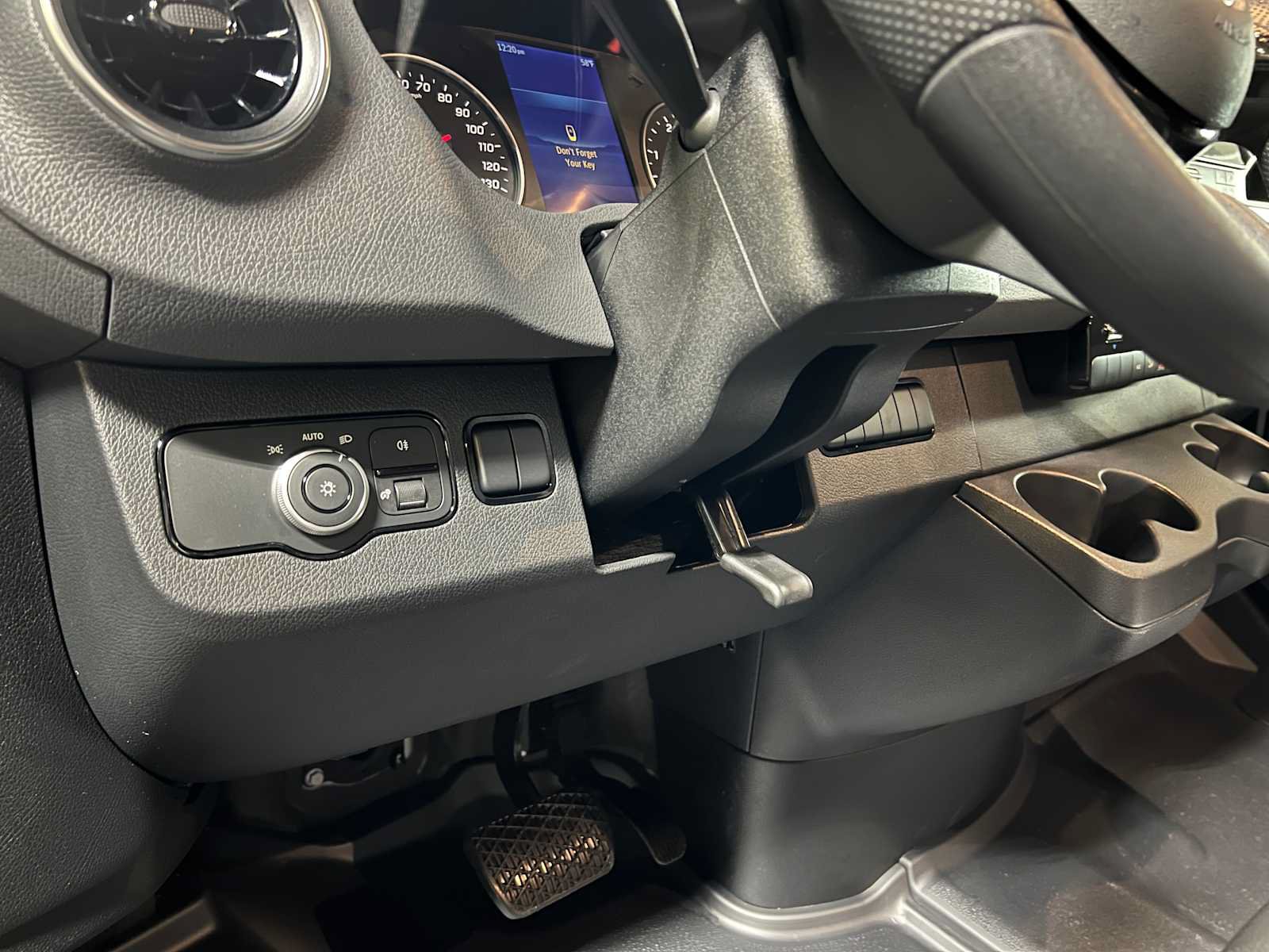 Used 2025 Mercedes-Benz Sprinter 2500 image 25