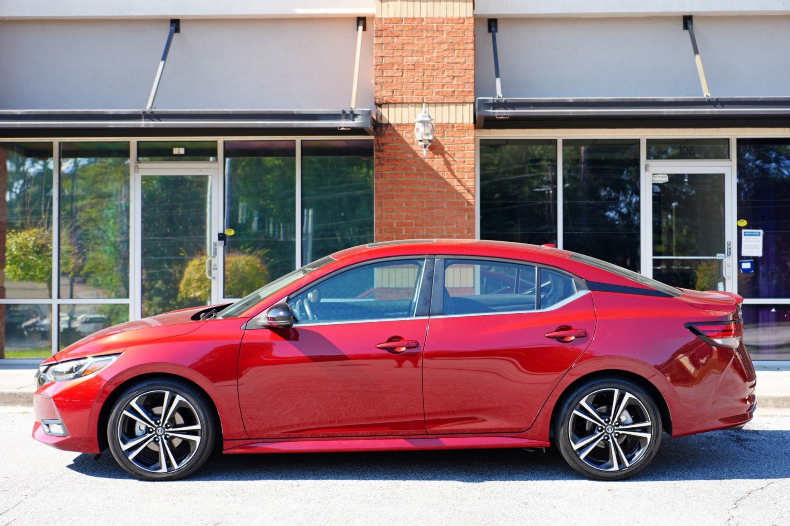 Used 2023 Nissan Sentra SR w/ SR Premium Package FWD image 45