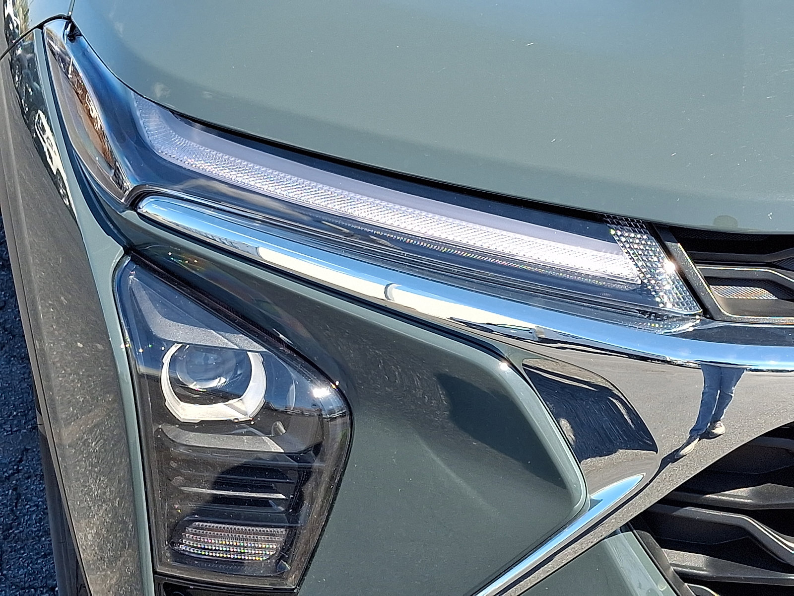 Certified 2025 Chevrolet Trax LT FWD image 9
