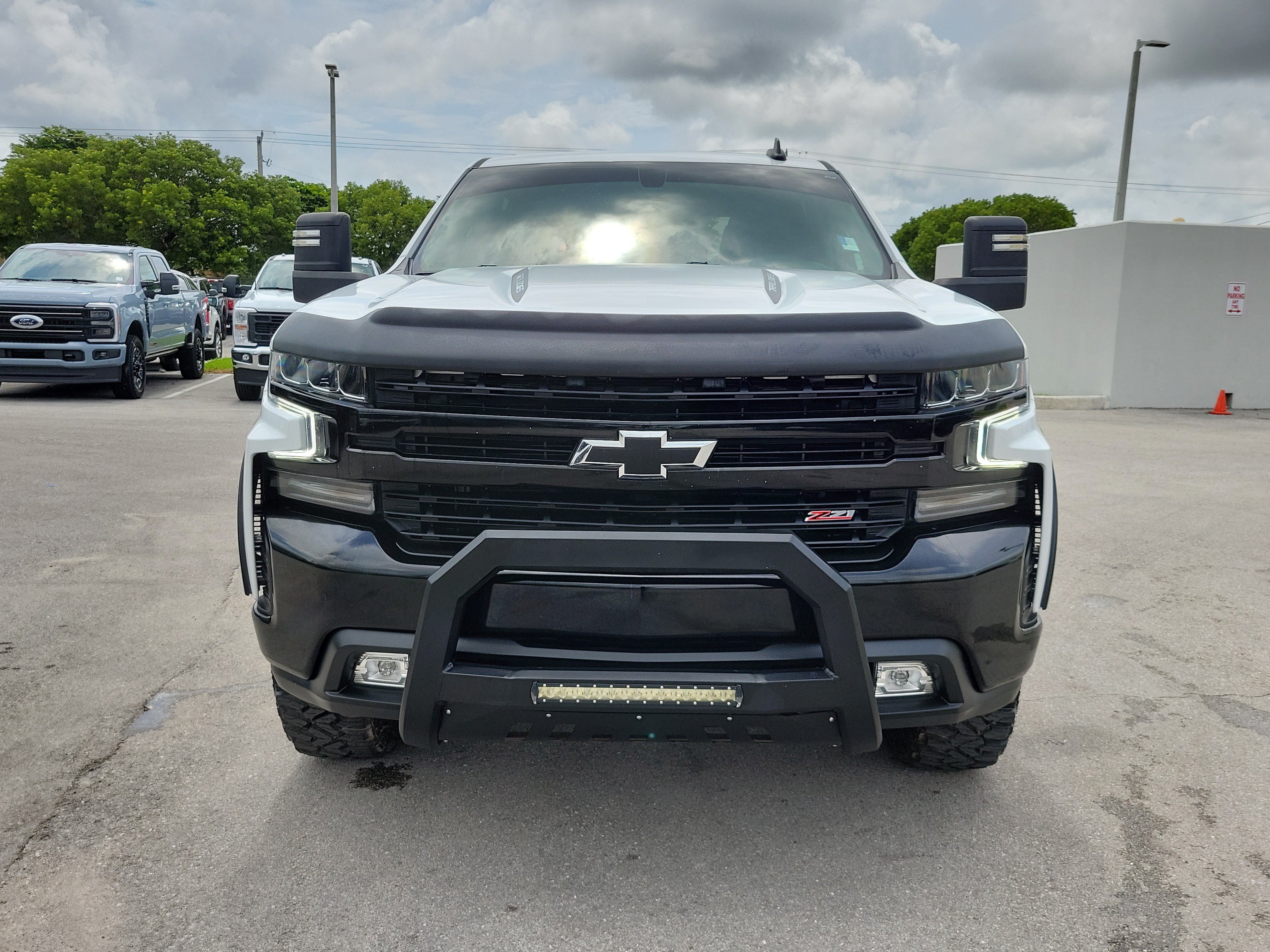 Used 2021 Chevrolet Silverado 1500 LT Trail Boss AWD/4WD image 2