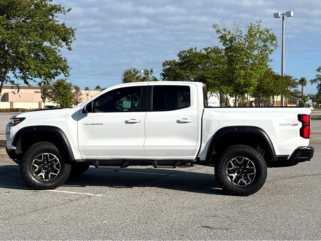 Used 2023 Chevrolet Colorado ZR2 w/ ZR2 Convenience Package III image 25