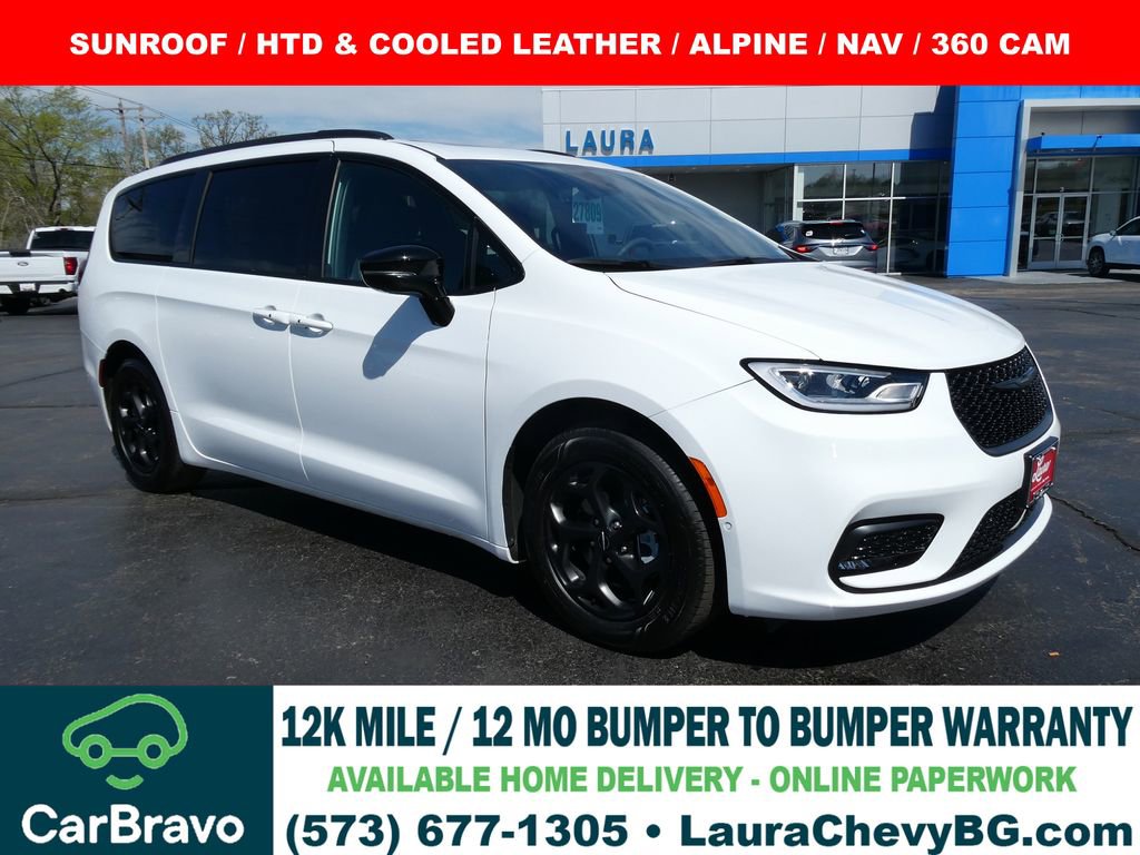 Used 2024 Chrysler Pacifica Premium