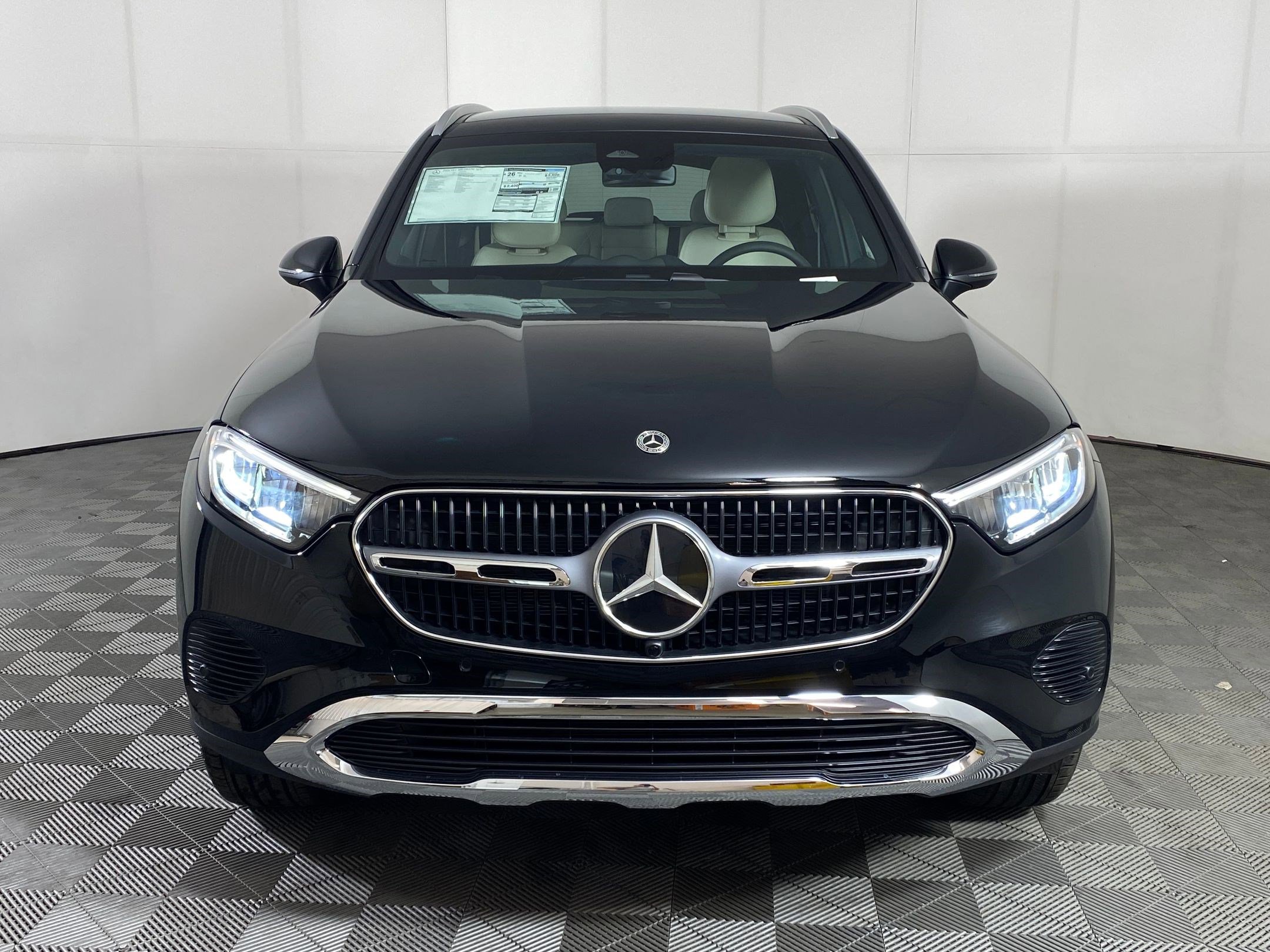 Used 2026 Mercedes-Benz GLC 300 4MATIC image 5