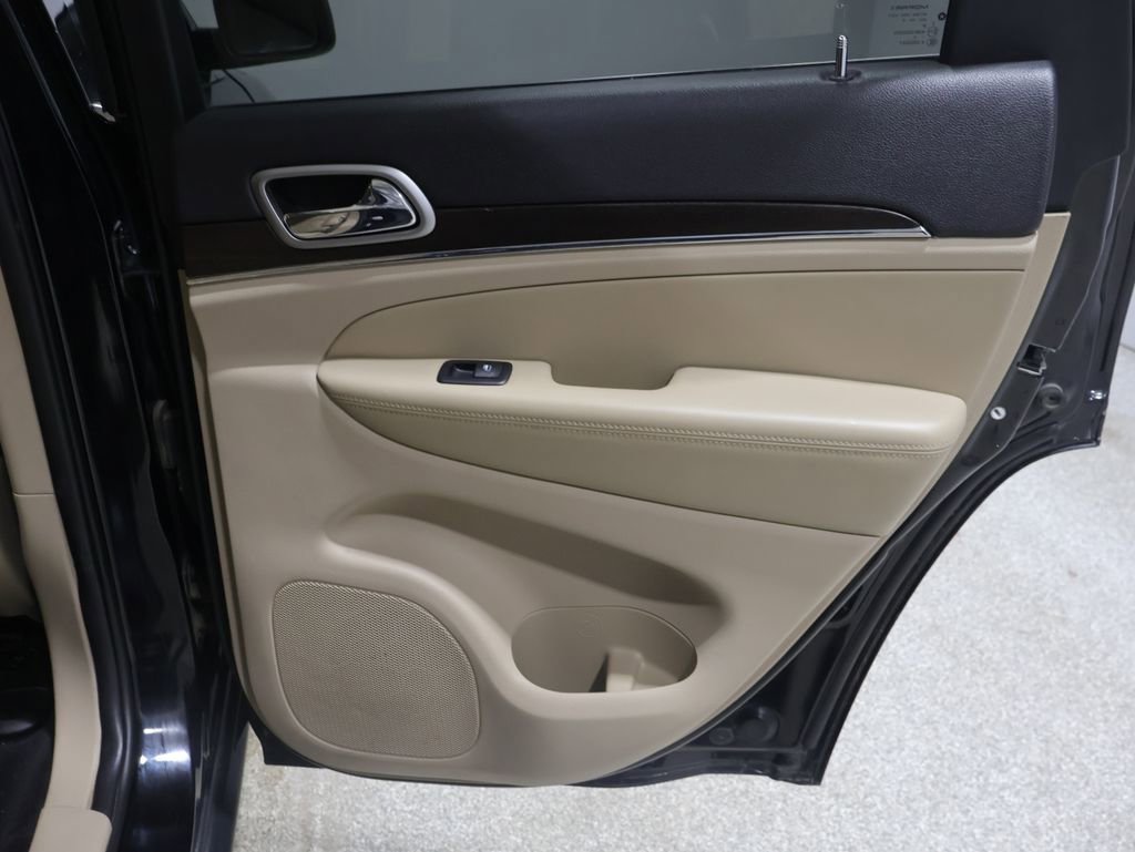 Used 2018 Jeep Grand Cherokee Limited image 23