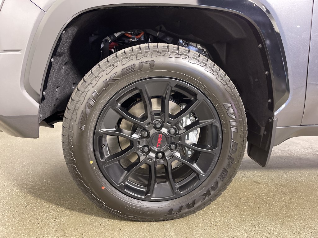 New 2026 Toyota Tundra Platinum w/ TRD Off-Road Package AWD/4WD image 11
